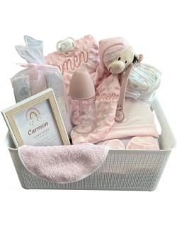 Canastilla de bebé personalizada con manta y dou dou